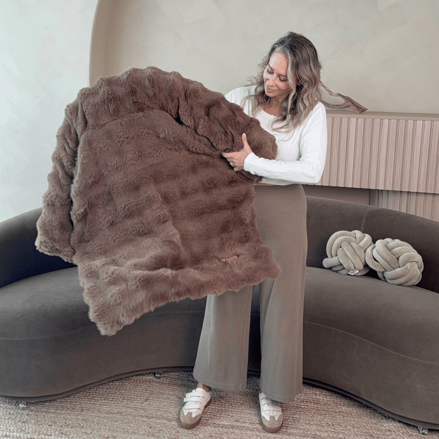 Pelsbarn Luxurious Sofa Bed ( 1+1 ) Golden Age